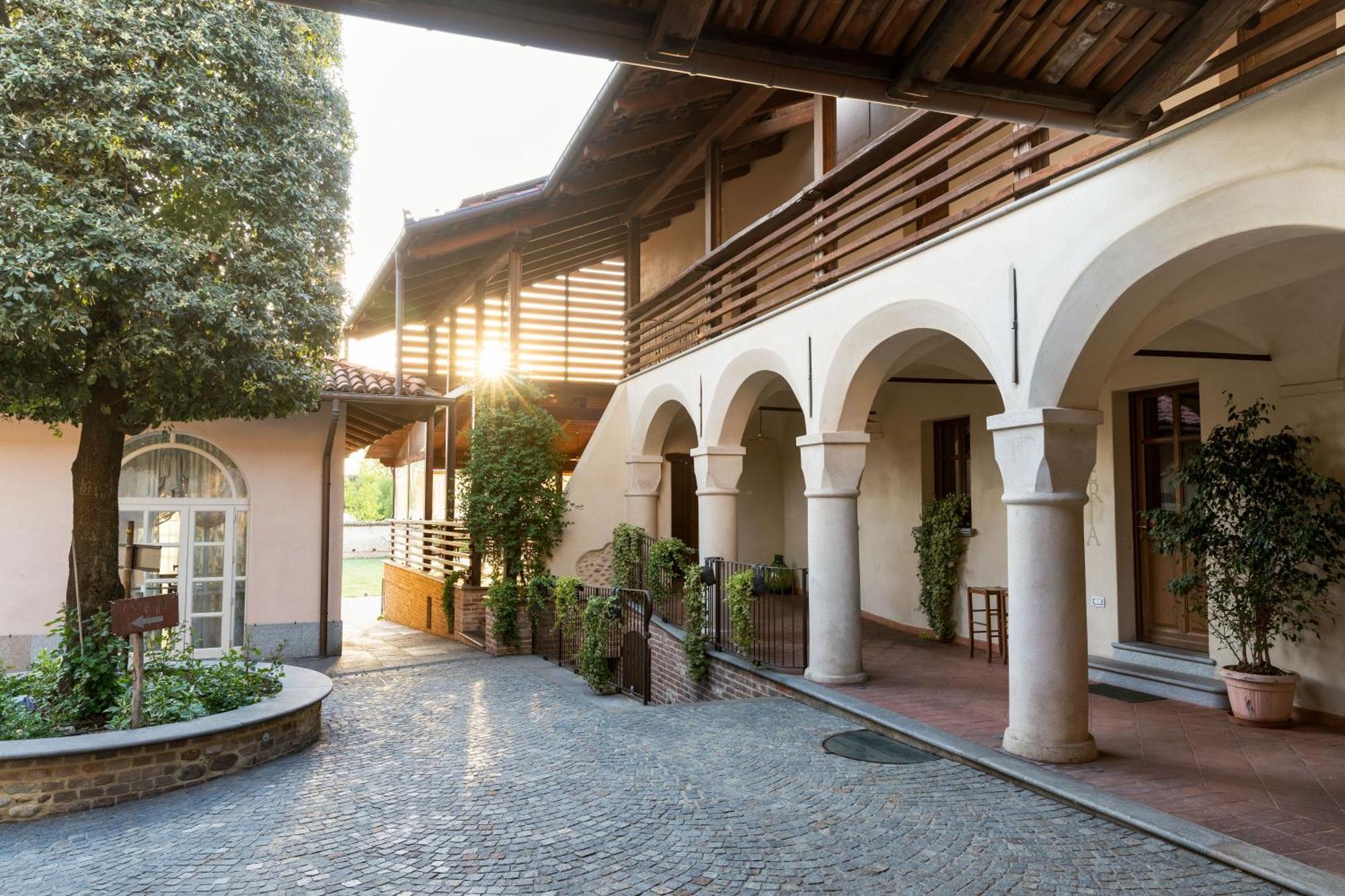 Il Giardino Di Ghilot Bed and Breakfast Cherasco Εξωτερικό φωτογραφία