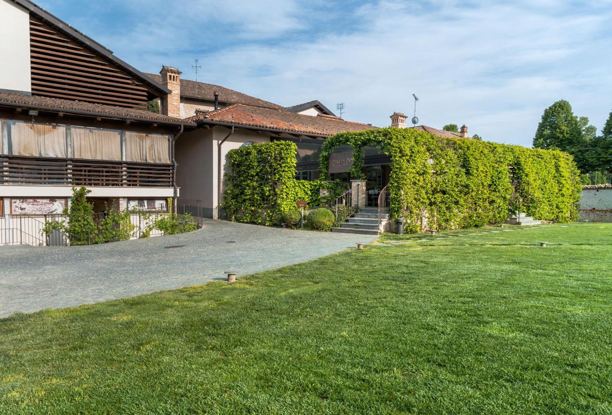 Il Giardino Di Ghilot Bed and Breakfast Cherasco Εξωτερικό φωτογραφία